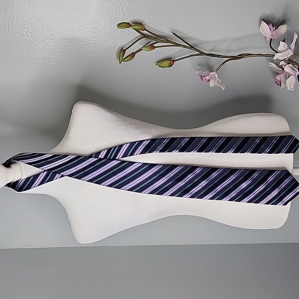 Hart Schaffner Marx Tie